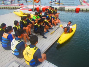 How to get into the boat from the pontoon.