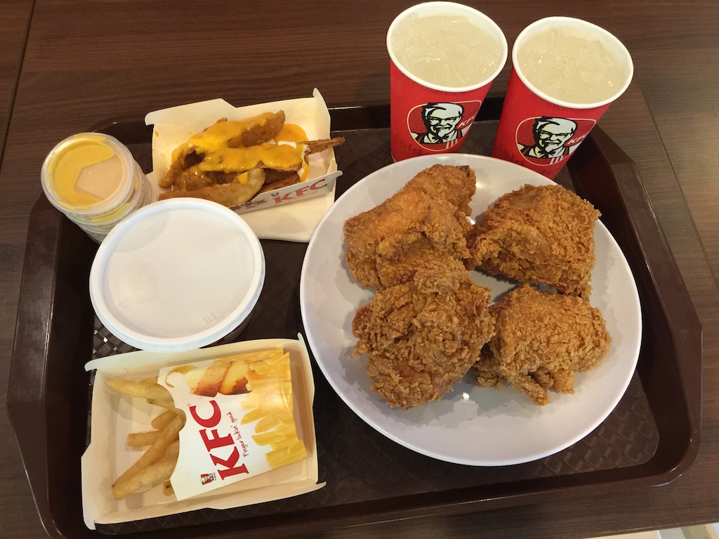 Lunch at KFC! PLATES! Real plates!!!