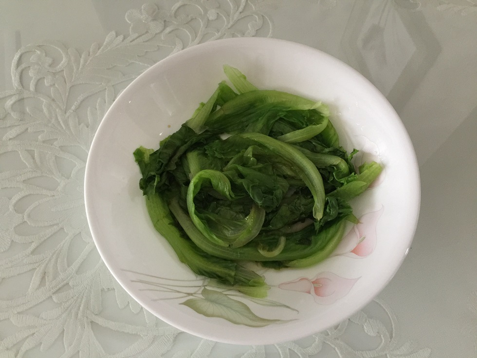 I shall name this dish 沮丧生菜！Looks so 可怜。