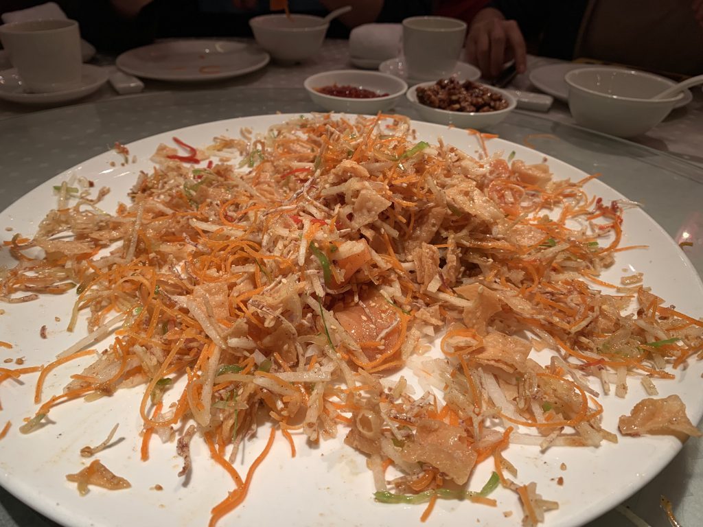 Yusheng with the team to mark 元宵节！
