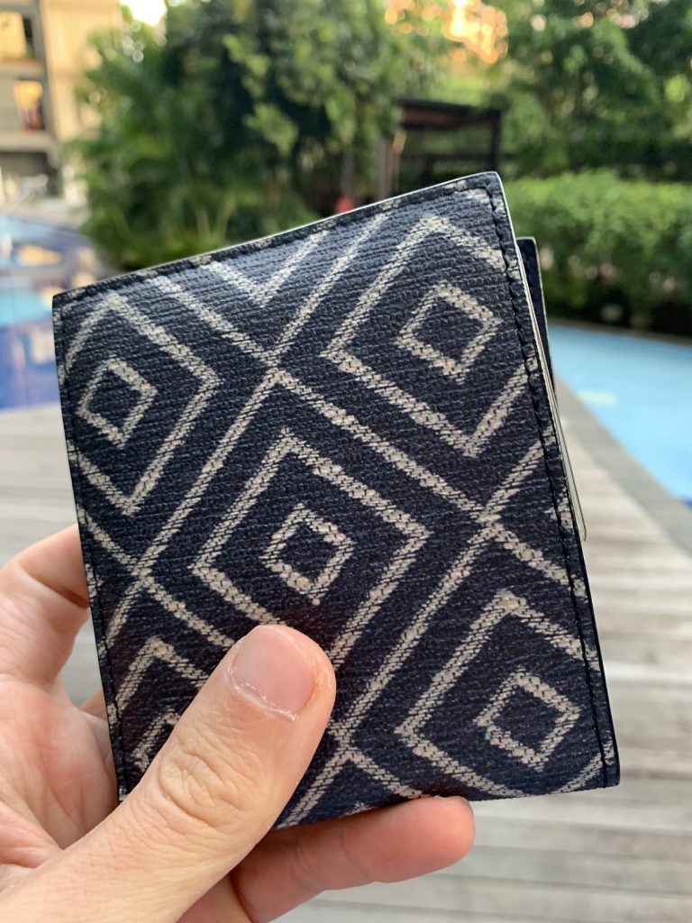 New wallet to start the new year! The old one gave way!