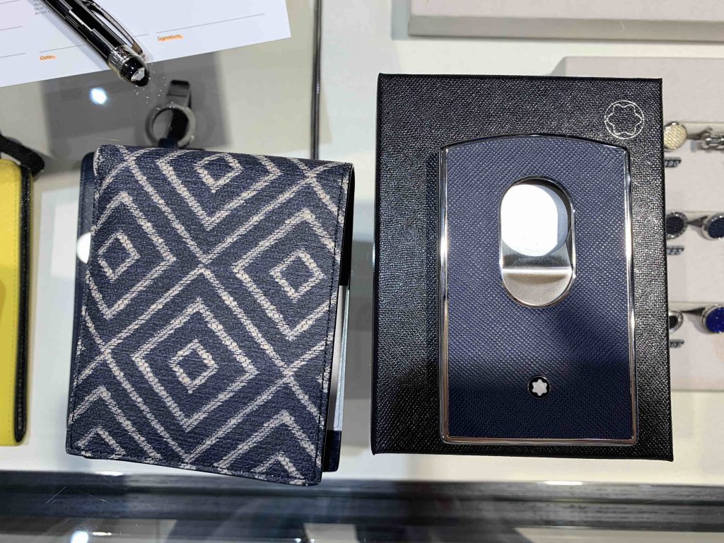Decided to treat myself better! Got this Montblanc business card holder!