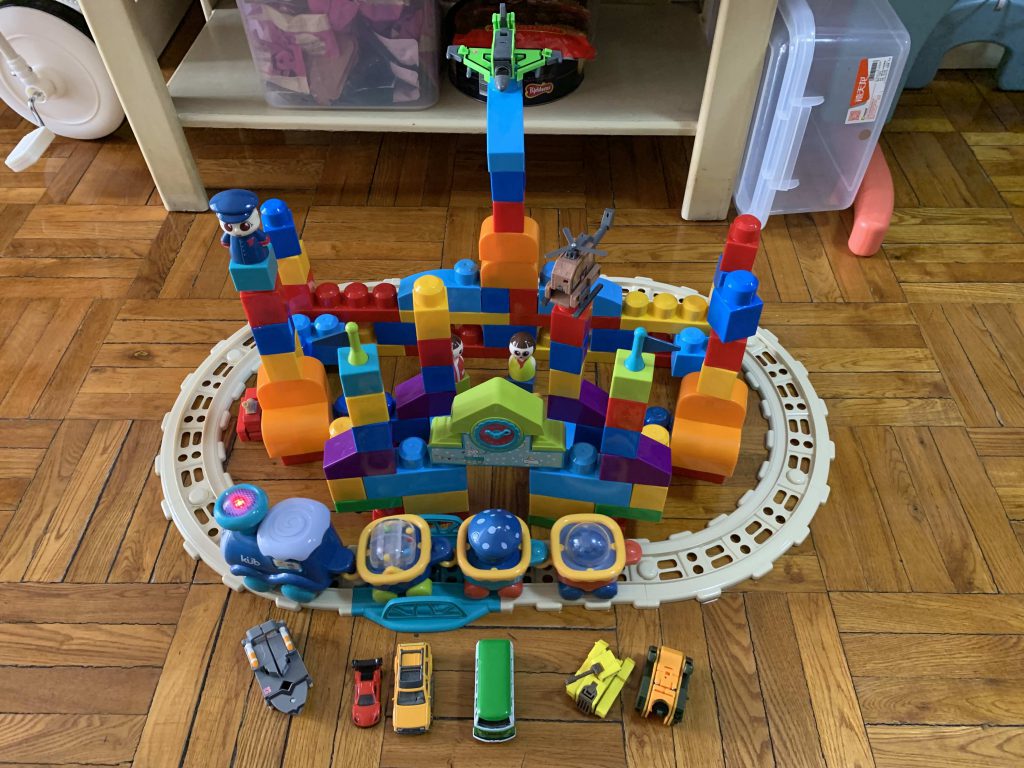 Making use of some different toys to build a toy fortress!