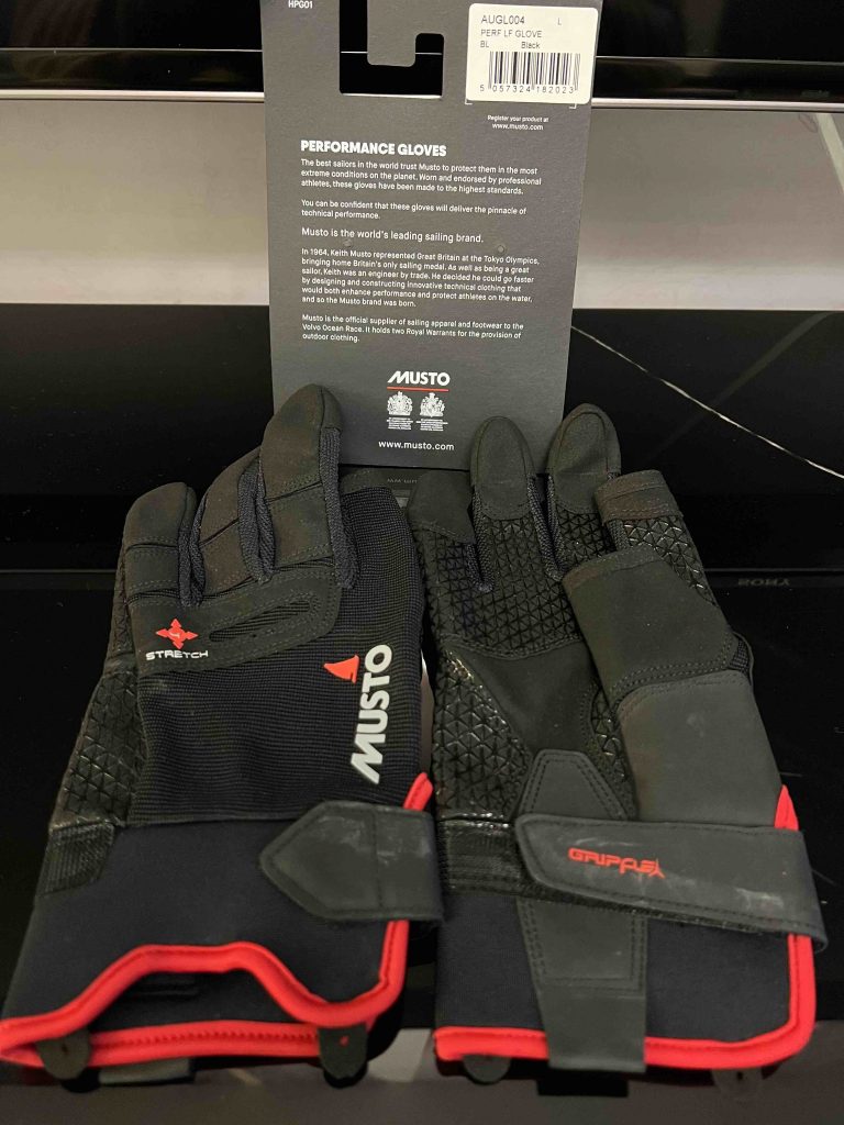 Wow high performance musto gloves are indeed better than the basic ones I used to have...