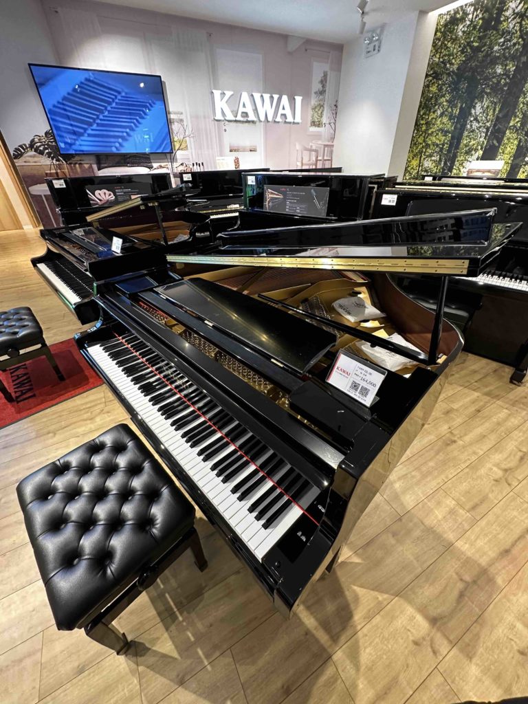 Nice Baby Grand Piano!