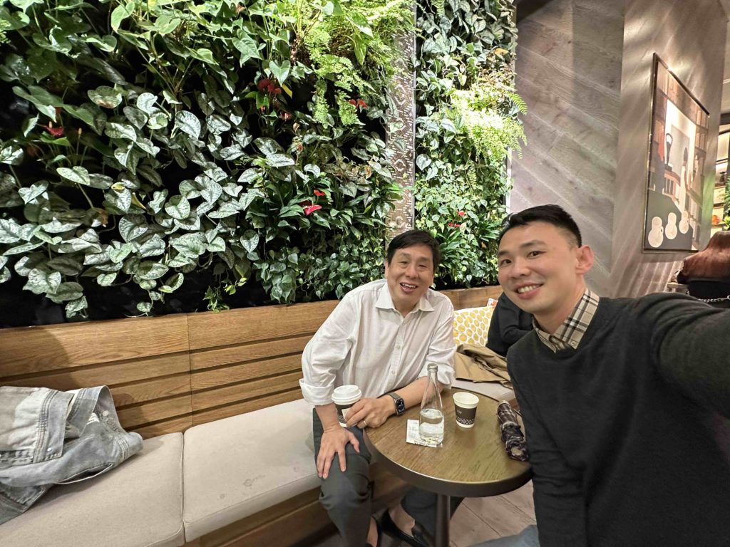 Nice catchup with Jeffrey! So happy to hear your thoughts on things! Also the first time i stepped into Raffles City Changning! Beside the memorable 中山公寓！