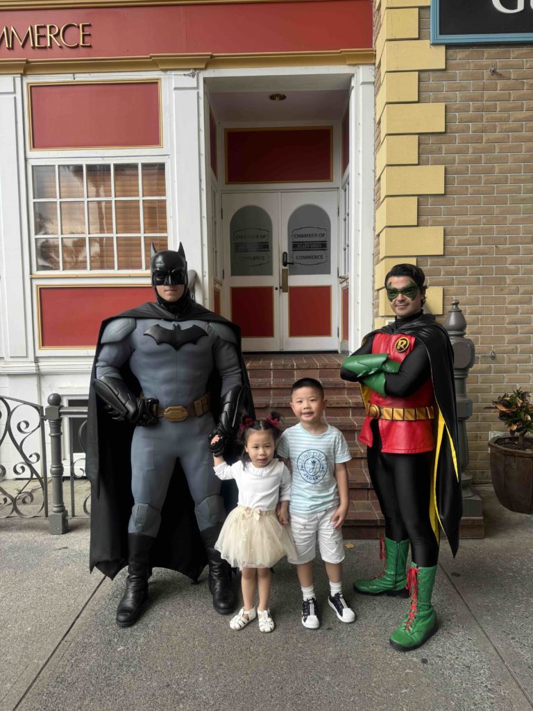 Checking out warner brothers movie world!