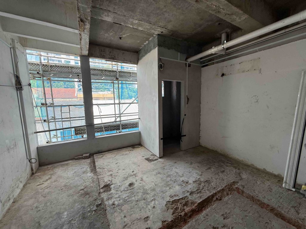 Finally looking like a proper room...