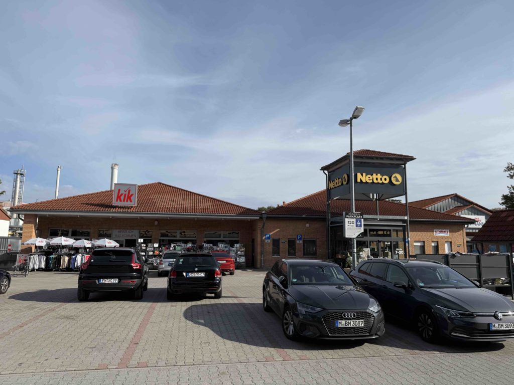 Checking out the neighbourhood! Netto is a supermarket! (Prefer ALDI)