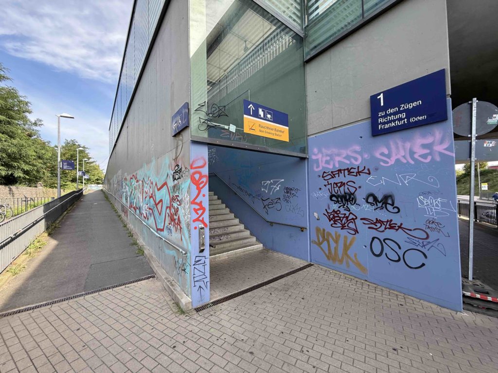 Grafitti everywhere!