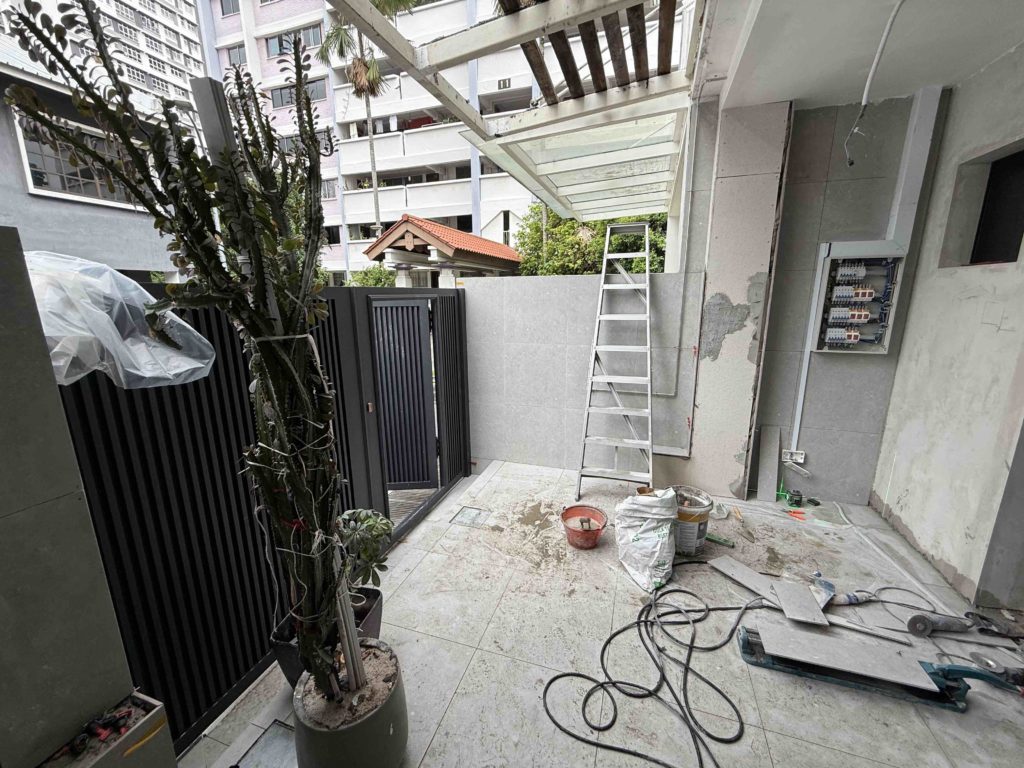 I like the tiles and the flat front porch to make full use of the real estate...