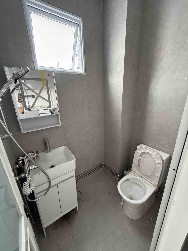 Toilet abit dirty...