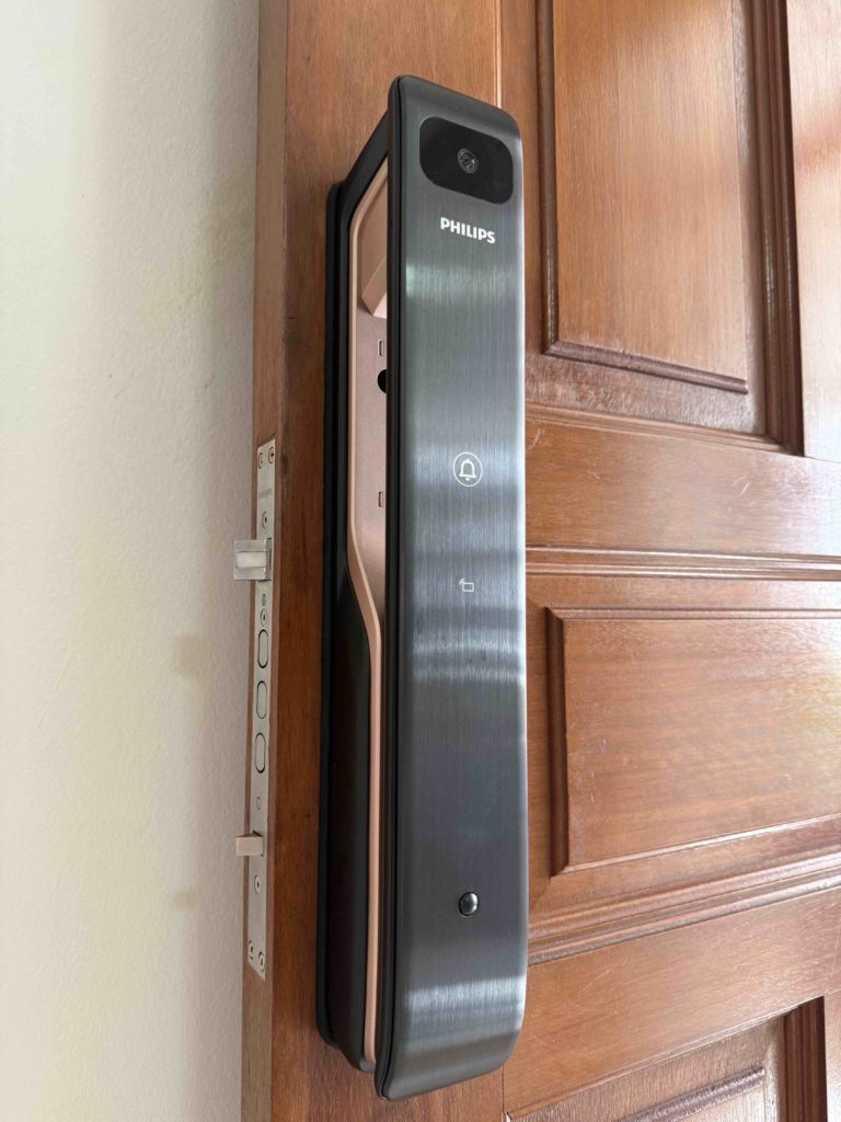 Door lock is now online! So cool!