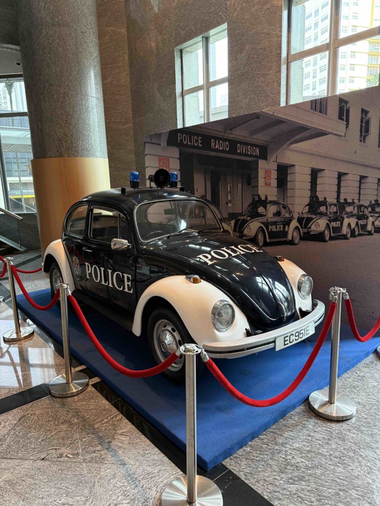 Wow old school police car!