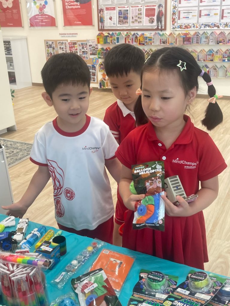 Buy buy buy! Book shop shopping experience!