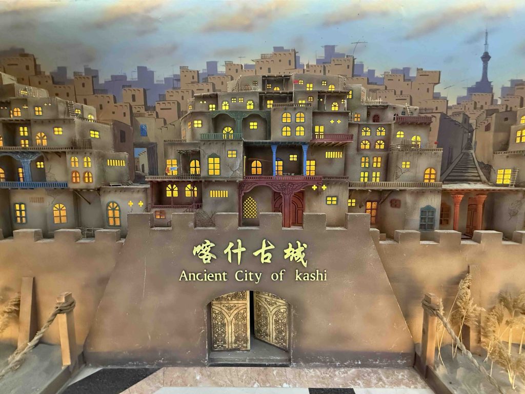 Cool looking model of the ancient city of 喀什。